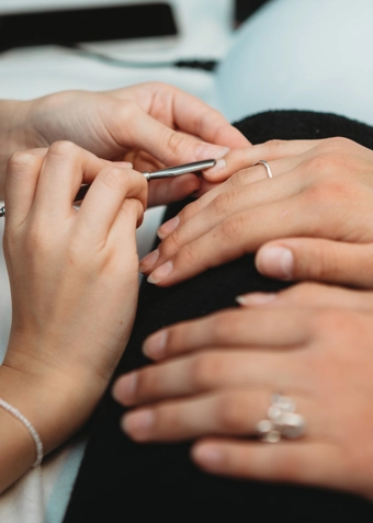 Makeup, hår og negle - Frydenlund - Klik for at tilmelde dig