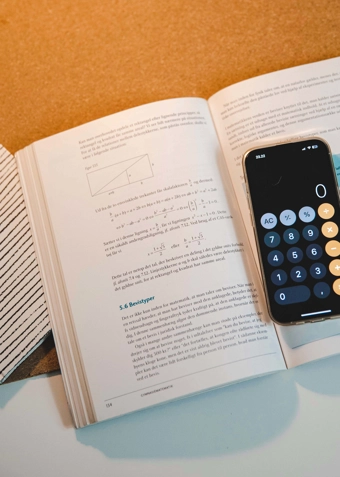 Kursus i arbejdet med formler og at isolere - Online Prøvebooster - Klik for at tilmelde dig