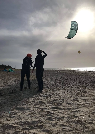 Kitesurf-undervisning på stranden